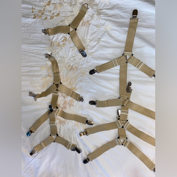 7+Gently Used Elastic Corner Tightening/Holding Straps-4 Any Size Fitted Sheets - Picture 1 of 11